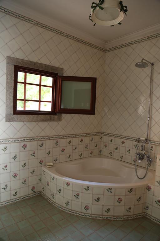Quinta Dos Castanheiros Bed And Breakfast Ponte de Lima Δωμάτιο φωτογραφία