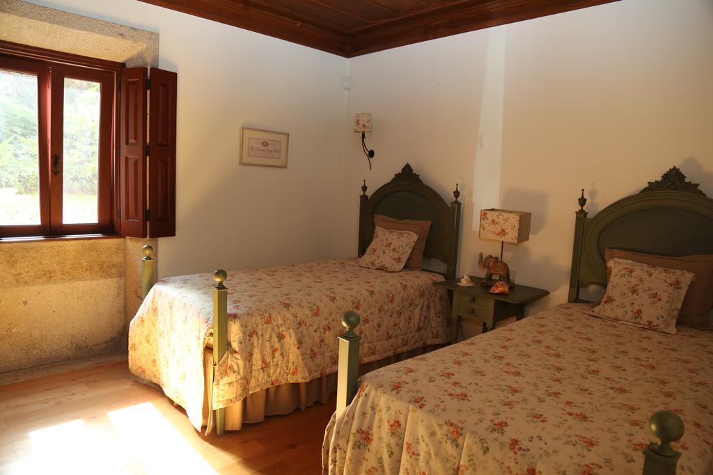 Quinta Dos Castanheiros Bed And Breakfast Ponte de Lima Δωμάτιο φωτογραφία